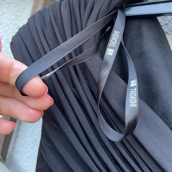 TADASHI Collection Ruched Taffeta Gown in Black Size 10 - Picture 5 of 13